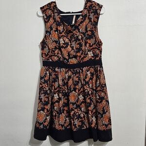 Poema Fit and Flare Fall Floral Dress. Size Large.